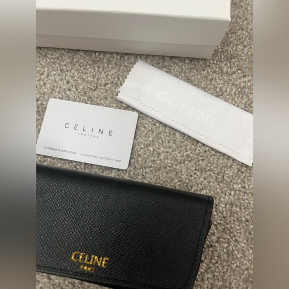 LAST PAIR! New Designer Inspired Sunglasses With Box & Case - Picture 8 of 14